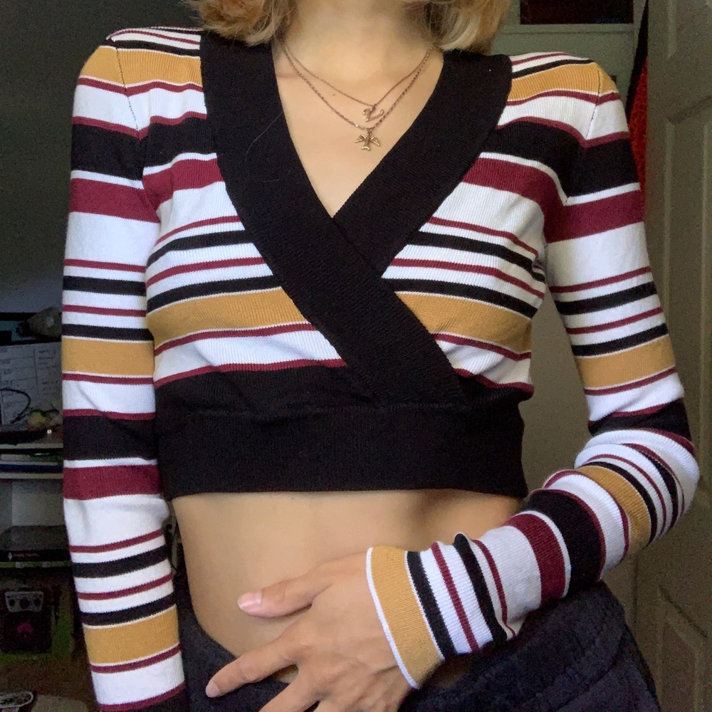 Cropped long sleeve shirt